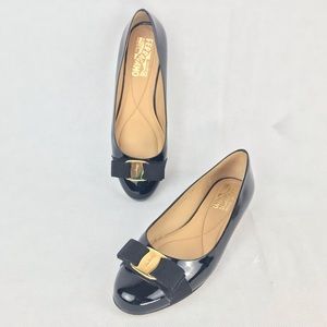 Salvatore Ferragamo Varina Flat Black  Size 7.5 B